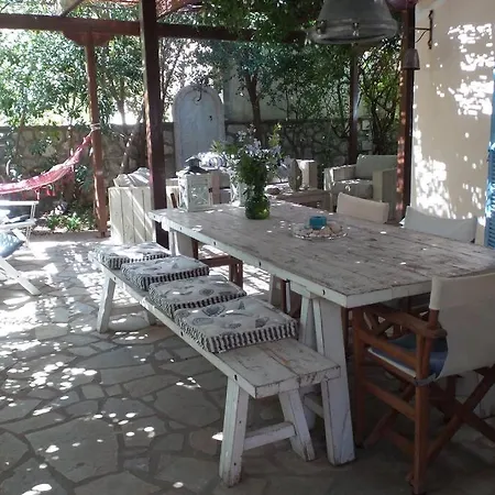 Beautiful Summer House In Αγία Ευφημία