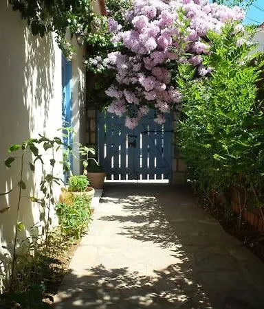 Beautiful Summer House In Αγία Ευφημία